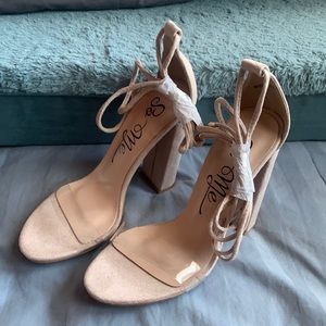 Women’s heels, size 5.5